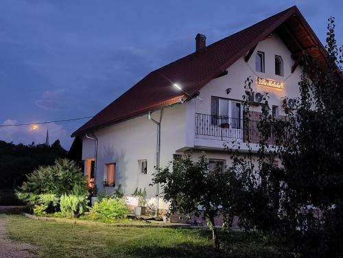 Το κτήριο όπου στεγάζεται  the country house
