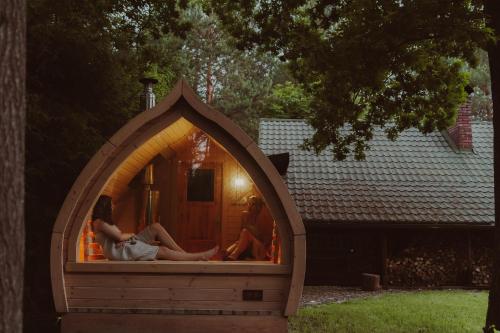 Chata w Leśnych Pieleszach - sauna & balia z jacuzzi na wyłączność