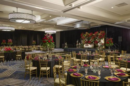 Restoran atau tempat lain untuk makan di Santa Clara Marriott