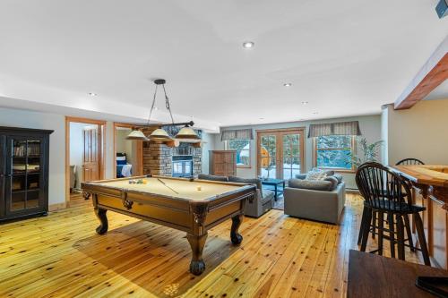 Φωτογραφία από το άλμπουμ του Fiddler Lake Resort - Deer 16 σε Mille-Isles