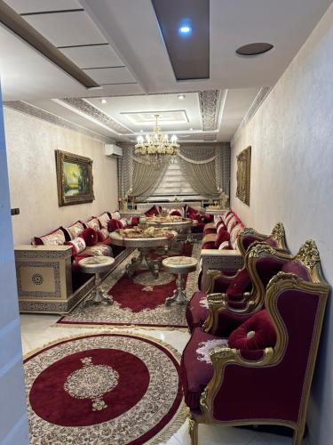 Posezení v ubytování Abraj Dubai 3 bedroom luxury apartment