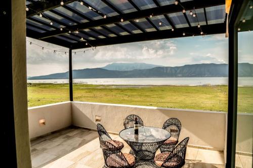 Fotografie z fotogalerie ubytování Lake house 3 bedroom Pool AND hotub v destinaci San Cristóbal Zapotitlán