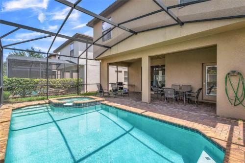 Windsor at Westside Resort Home w Pool Hot Tub photo 4