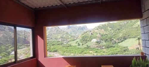 Nespecifikovaný výhled na hory nebo výhled na hory při pohledu z bed and breakfast