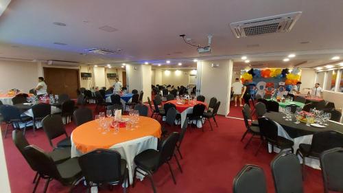 Restaurace v ubytování Hotel Puerto Limón CR