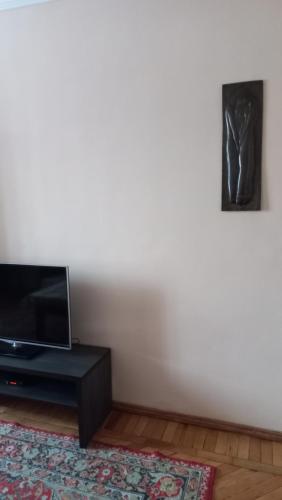 Hasmik Apartment tesisinde bir televizyon ve/veya eğlence merkezi