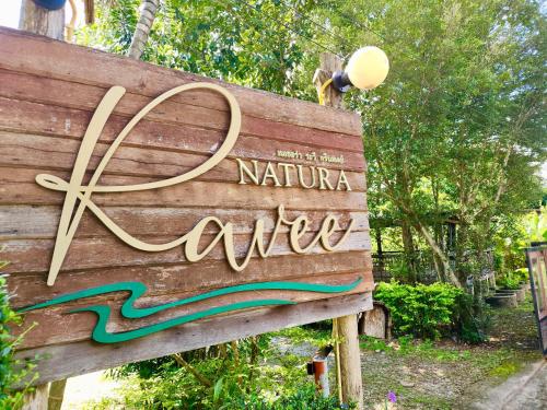 Certificato, attestato, insegna o altro documento esposto da Natura Ravee Greenstay เนเชอร่า ระวี กรีนสเตย์