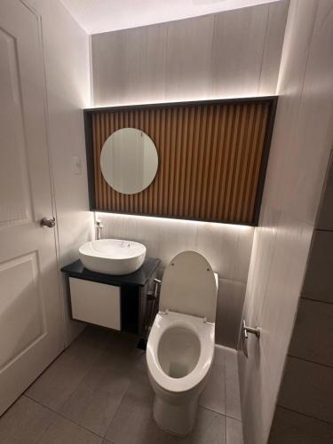 Koupelna v ubytování Furnished unit near IT Park, Ayala, Banilad