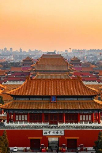 Φωτογραφία από το άλμπουμ του Happy Dragon Courtyard- Newly renovated with French Windows, Near Tian'AnMen Forbidden City,Lama Temple and Heaven Temple, 3minutes walk from Subway,Fluent English speaking with tourist sights tickets service ,Free coffee &laundry Service στο Πεκίνο