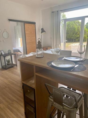 Photo de la galerie de l'établissement Dépendance privée à la campagne avec spa, à Saint-Cirice