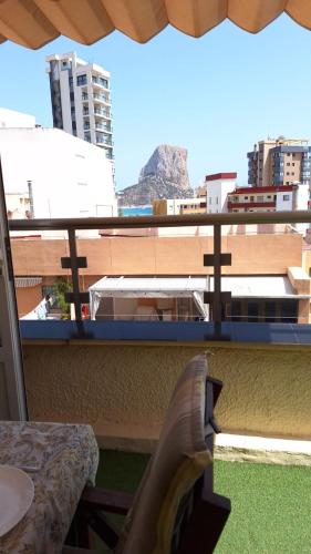 Ático centrico, 50m del mar, vista al mar y Peñon, gran terraza, parking, bicycle-friendly