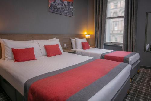 Family Room with One Double Bed and One Single Bed - Non-Smoking