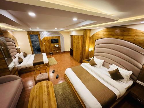 Televisyen dan/atau pusat hiburan di Hotel Vishranti
