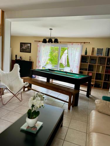 Gallery image of Gîte "Le Millésime 61" Billard in Flavigny