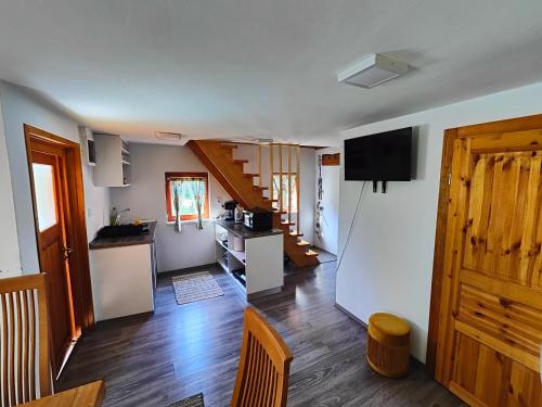 Μια τηλεόραση ή/και κέντρο ψυχαγωγίας στο Holiday Home Sveti Martin