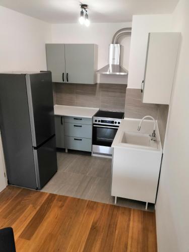 Apartman Zagreb Istok 22 - Privatni parking!