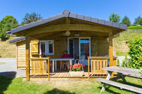 Photo de la galerie de l'établissement Les Rives du Lac du Laouzas, à Nages