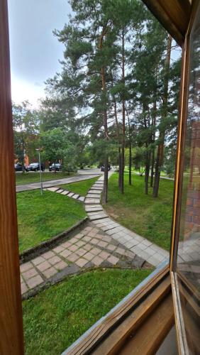 Сад в Kristi Apartments