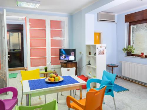 TV a/nebo společenská místnost v ubytování Hostel White Town