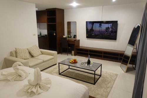 TV a/nebo společenská místnost v ubytování Sea Hills Resort