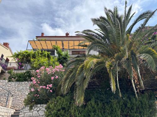 Apartment Mija Rabac with free parking in a garage