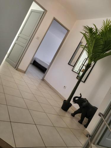 Photo de la galerie de l'établissement Villa avec piscine et terrain de pétanque, à La Ciotat