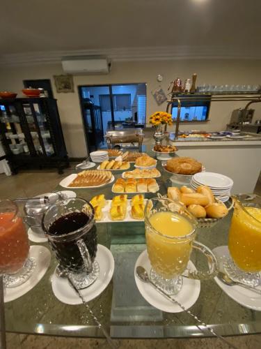 Makanan di atau berdekatan hotel