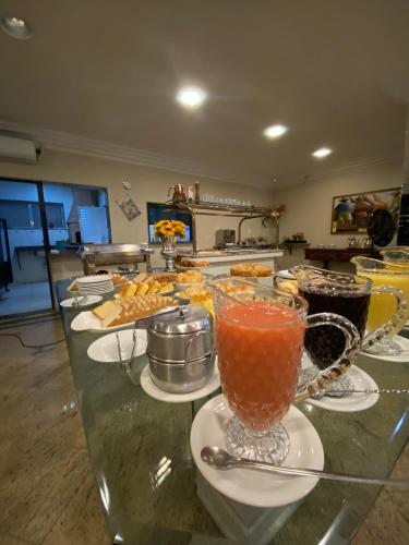 Makanan di atau berdekatan hotel