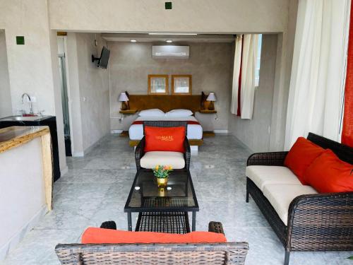 Ruang duduk di Villa Coco Mare Suite 1