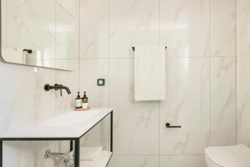 Un baño de Mystique View Villas
