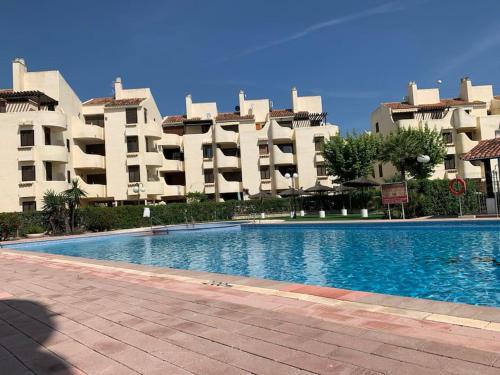 Apartamento con piscina a 200m de la playa en Denia