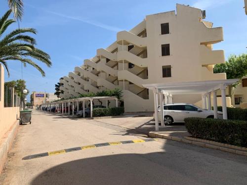 Apartamento con piscina a 200m de la playa en Denia