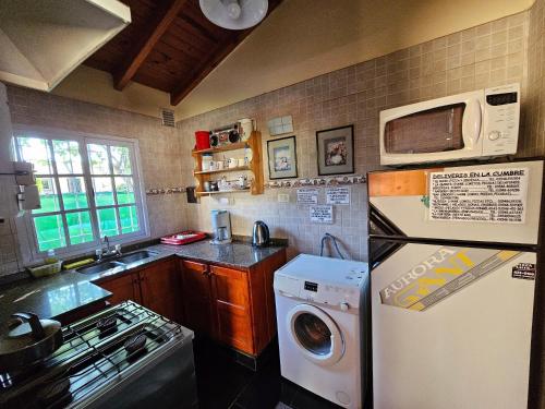 Dapur atau dapur kecil di Cabañas La Cumbre Palermo