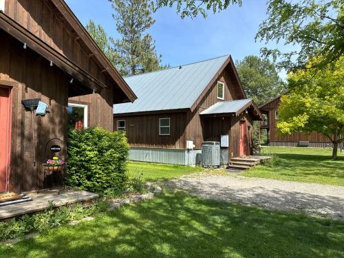 Photo de la galerie de l'établissement Methow River Lodge Cabins, à Winthrop