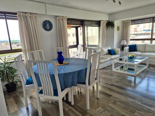 Φωτογραφία από το άλμπουμ του Parquemar Center Apartamento frente al mar excelente ubicacion στην Πούντα ντελ Έστε