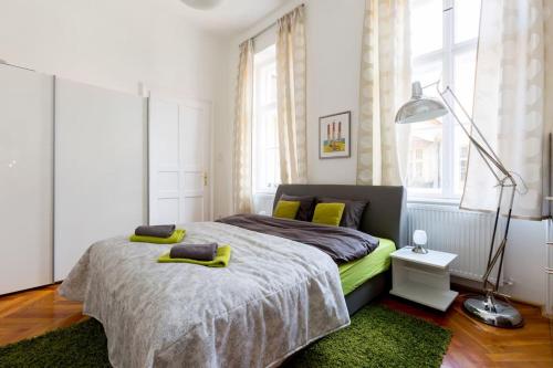 Riverside Green, 5th district