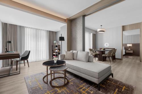 Ruang duduk di Marriott Executive Apartments, Bangkok Townhall Sukhumvit