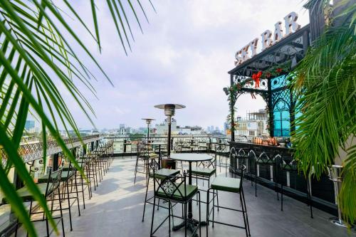 Балкон или терраса в Le Chanvre Hanoi Hotel & Spa