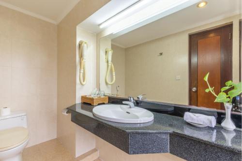 Koupelna v ubytování Thang Loi Hotel Hanoi