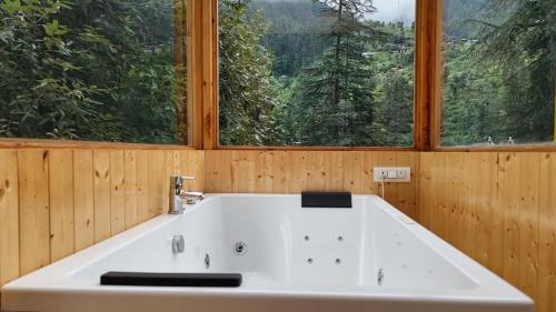 Un paisaje natural cerca del chalet de montaña