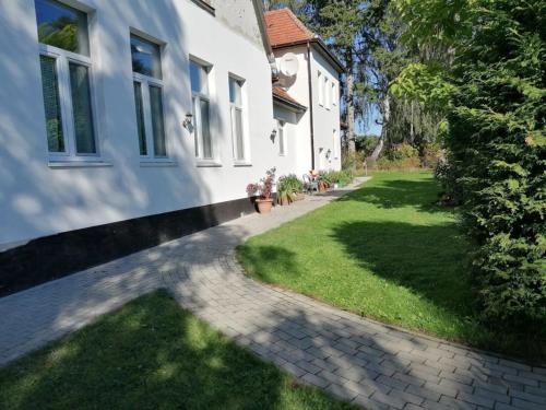 Κήπος έξω από το Ferienwohnung 1 Landhaus Thätner
