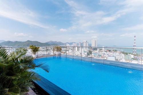 Πισίνα στο ή κοντά στο ARECA HOTEL NHA TRANG