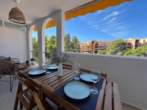 Elegante y luminoso apartamento de playa