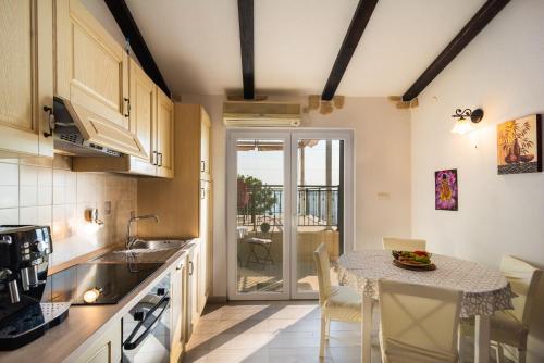 Holiday Home R&A with Private Pool & Sea View