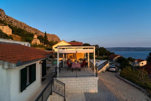 Holiday Home R&A with Private Pool & Sea View