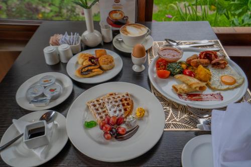 Mad på resortet eller i nærheden