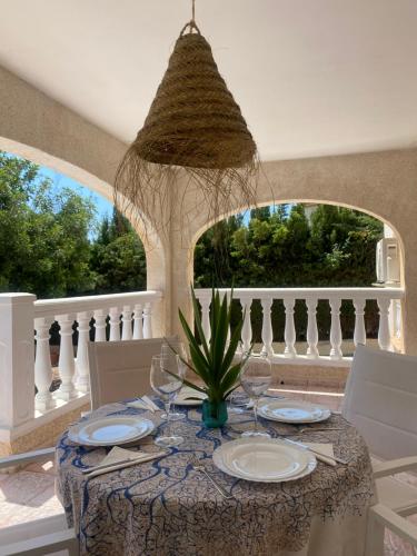 Agradable Villa con piscina y vistas al mar