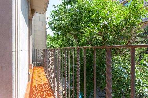 Elegant apartment for 6 beside Sagrada Familia