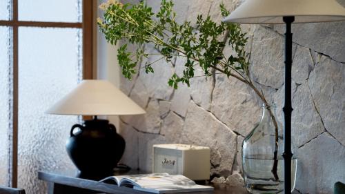 Gambar di galeri bagi 大理石之上Cloud Edge Cabin全视野苍洱半山海景别墅酒店洱海观景店 di Dali