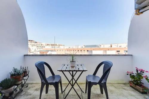 Cozy Vatican Apartment With Starry Balcony Garden